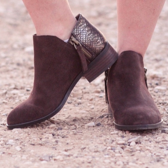 Texas Coffee Snake Print Heel Chelsea Ankle Boots - Picture 2 of 3